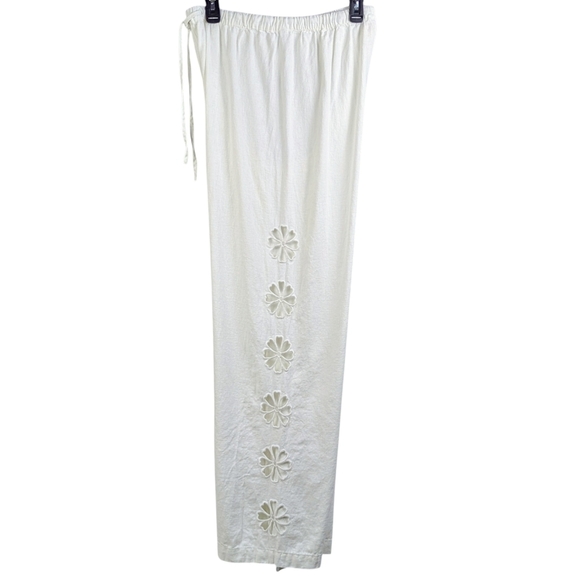 Camila Coelho Linen Blend Pants Floral Eyelet Cutouts At Sides White M NWT - Picture 5 of 10